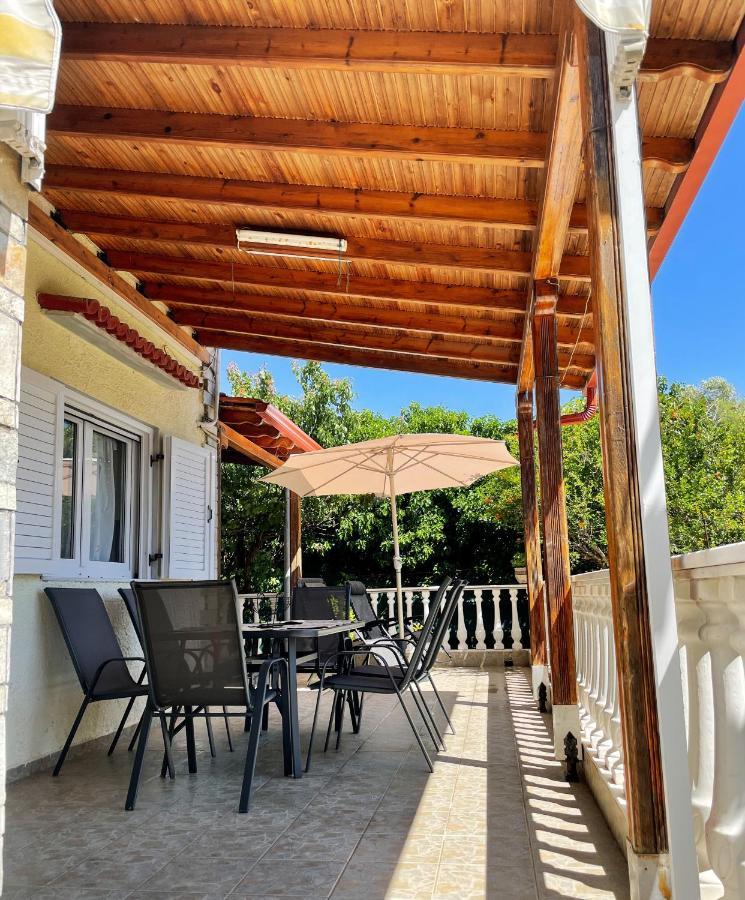 Casa Lia-Beach Front Villa Nea Kallikrateia Exteriör bild