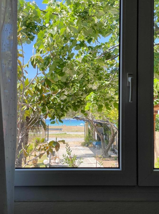 Casa Lia-Beach Front Villa Nea Kallikrateia Exteriör bild