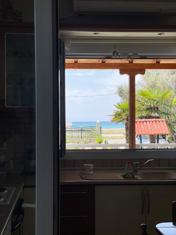 Casa Lia-Beach Front Villa Nea Kallikrateia Exteriör bild